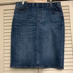 Lands End stretch denim skirt